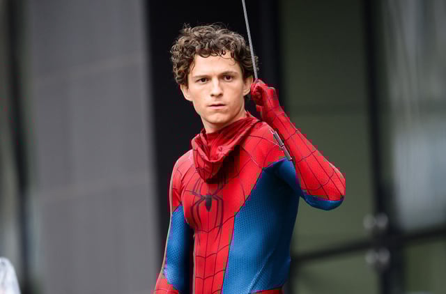 El actor británico sufrió una conmoción cerebral leve durante una acrobacia en el set, pero se recupera favorablemente y retomará el trabajo en pocos días. (Foto: MEGA / GC Images / Getty Images)