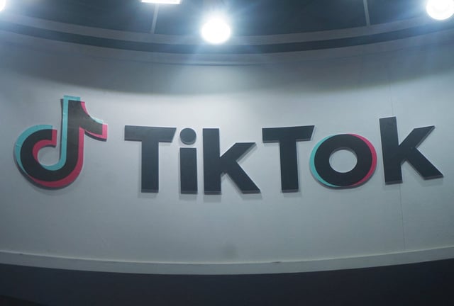 Un responsable américain a indiqué lundi 22 septembre 2025 que la version américaine de TikTok allait utiliser une copie de l’algorithme actuel de la plateforme inaccessible à la Chine. Photo d’illustration.