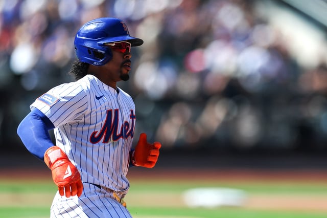 NEW YORK, NEW YORK - SEPTEMBER 18: Francisco Lindor #12 of the New York Mets runs to first base during the game against the San Diego Padres at Citi Field on September 18, 2025 in the Queens borough of New York City. (Photo by Ishika Samant/Getty Images)