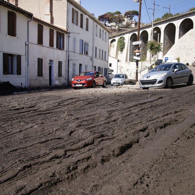 Les habitants du quartier de l'Estaque, à Marseille, ont subi de nombreux dégâts et notamment une coulée de boue, à cause des intempéries du 21 septembre 2025.