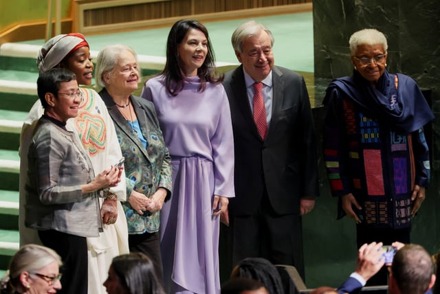 United Nations Secretary-General Antonio Guterres poses for a picture with former President of Liberia Ellen Johnson Sirleaf, President of the United Nations General Assembly Annalena Baerbock, Nobel Peace Prize Laureate Maria Ressa, former Prime Minister of Norway Gro Harlem Brundtland, and United Nations Global Advocate for Peace Maryam Bukar Hassan during a high-level meeting to mark the 80th anniversary of the establishment of the United Nations at U.N. headquarters in New York City, U.S., September 22, 2025. REUTERS/Mike Segar