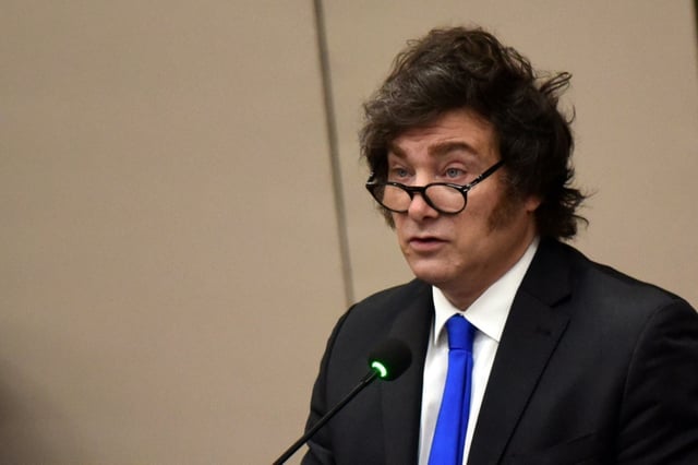 Le président argentin Javier Milei lors d'un discours au Parlement du Paraguay à Asuncion le 17 septembre 2025