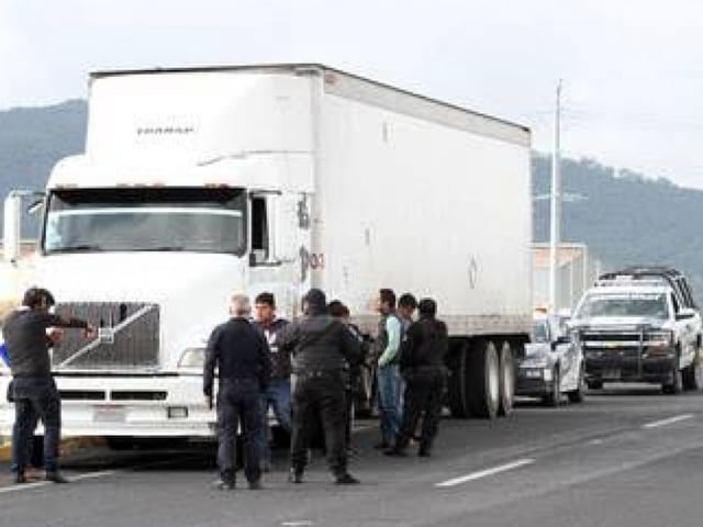 Las secretarías de Marina, Infraestructura y el SAT firmaron un acuerdo de colaboración para facilitar el intercambio de información y fortalecer el combate al contrabando de mercancías de procedencia ilícita