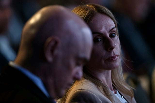 Le juge à la Cour suprême du Brésil Alexandre de Moraes (g) et son épouse Viviane Barci de Moraes, à Rio de Janeiro, le 22 août 2025