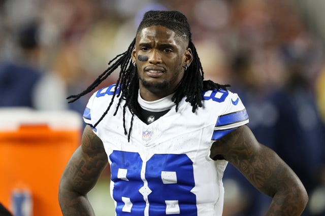 CeeDee Lamb #88 of the Dallas Cowboys on the sideline during the fourth quarter against the San Francisco 49ers at Levi's Stadium on October 27, 2024 in Santa Clara, California.