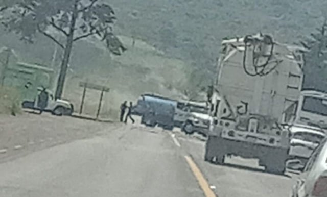 Atacan hombres armados a policías de Santa Clara del Cobre y GC