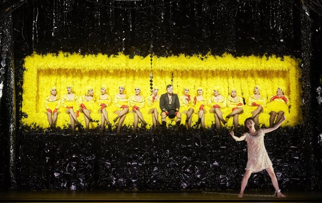 El Liceu inaugura su temporada con una cabaretera ‘Zorrita astuta’