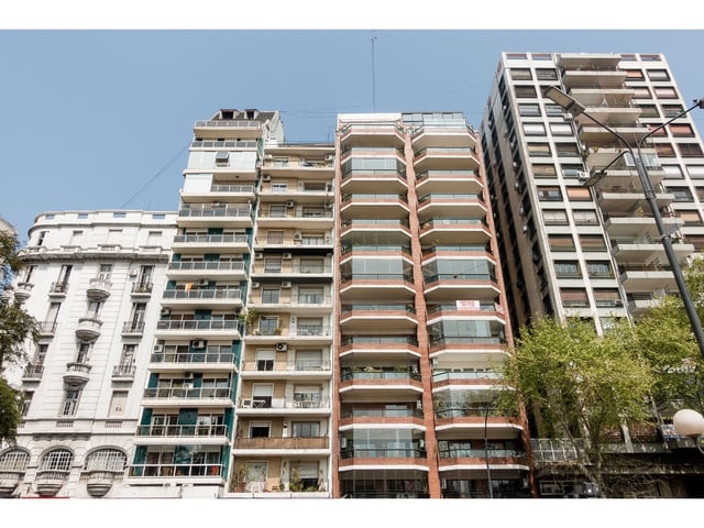 Mercado inmobiliario porteño crece y enfrenta desaceleración.