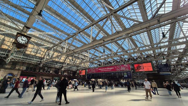 The lure of easier journeys into central Glasgow is reflected in house prices