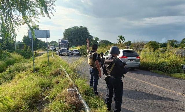 Restablecido el libre tránsito en carreteras de Michoacán: Raúl Zepeda