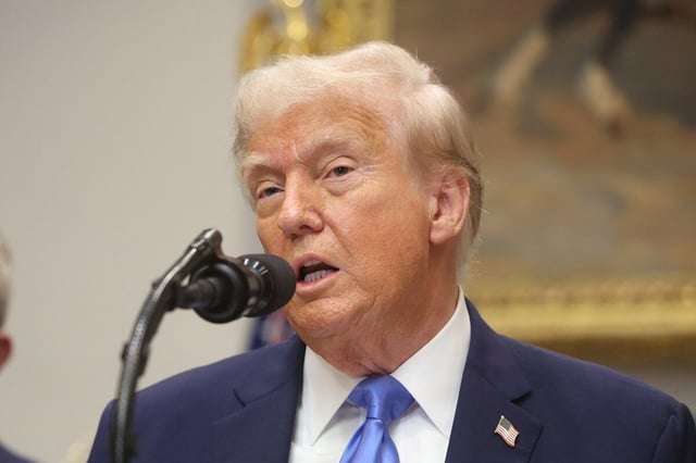 El presidente Donald Trump habla en la Sala Roosevelt de la Casa Blanca, en Washington, DC, Estados Unidos, el 22 de septiembre de 2025. (Foto de EFE/EPA/FRANCIS CHUNG)