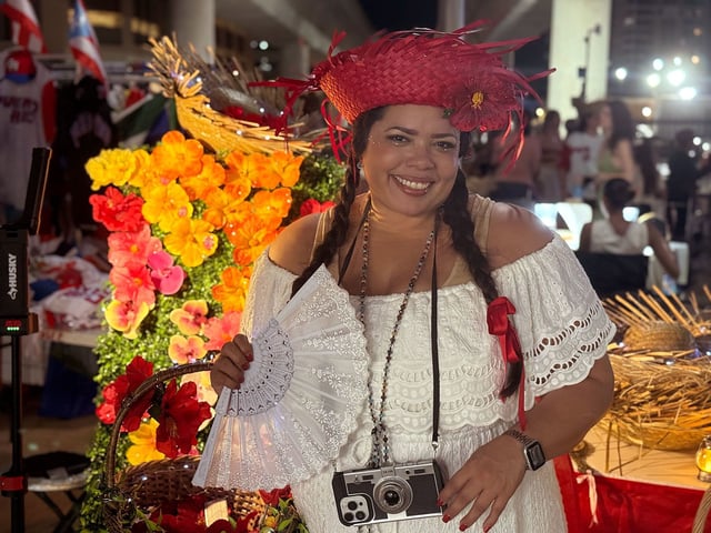 Keren Mendez, vendor near the show.