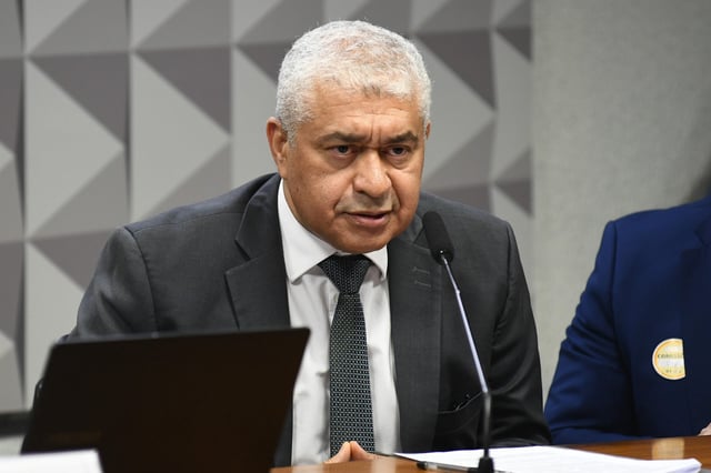 Empresário Rubens Oliveira Costa durante depoimento na CPMI do INSS