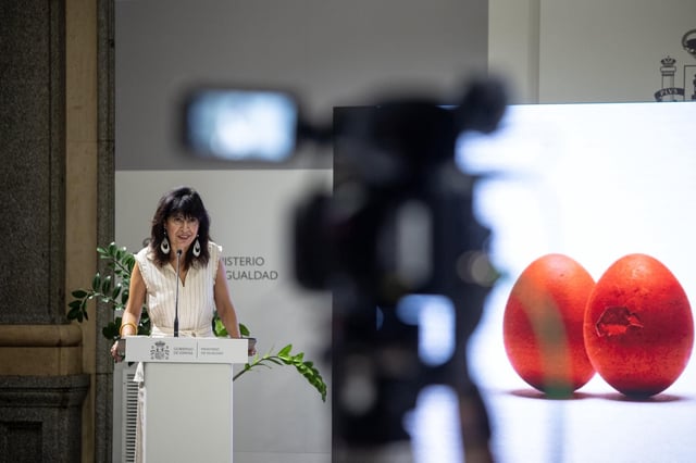 La ministra de Igualdad, Ana Redondo, en la presentación de una campaña de concienciación.