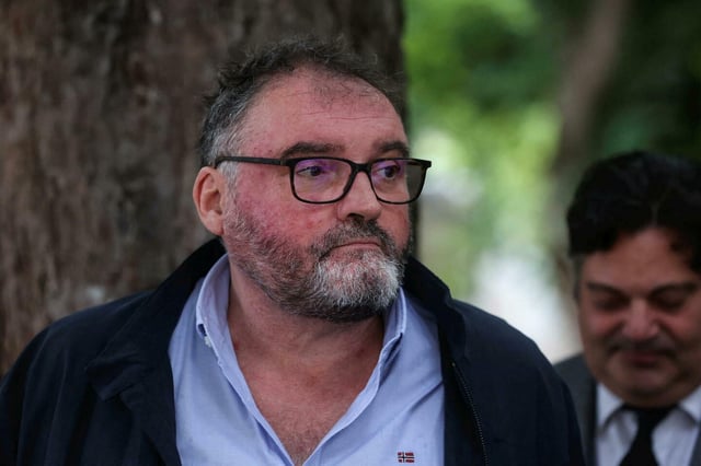 L'ex-anésthésiste Frédéric Péchier, soupçonné de 30 empoisonnements de patients, est jugé aux assises, à Besançon.
