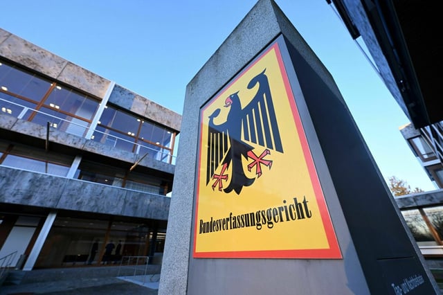 Der EIngang zum Bundesverfassungsgericht in Karlsruhe