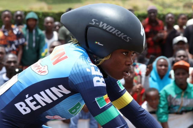 La Béninoise Vanette Houssou participe au contre-la-montre espoirs des Championnats du monde de cyclisme, le 22 septembre 2025 à Kigali