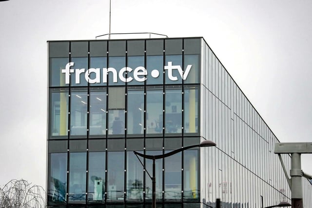 Le groupe France Télévisions est menacé de « dissolution » d’ici la fin 2026, alerte la Cour des comptes dans un rapport de 166 pages.
