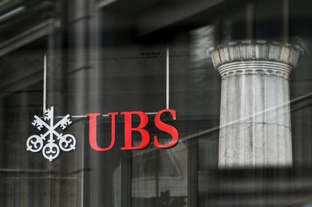 La banque suisse UBS va débourser 835 millions d'euros pour régler le litige en France concernant le démarchage illicite de riches clients et le blanchiment de fraude fiscale