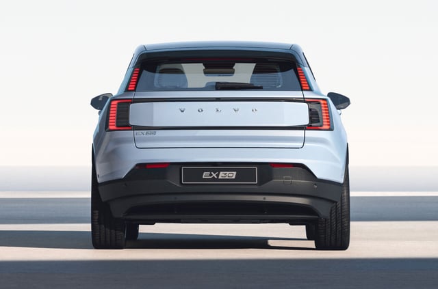 C-shaped LED tail-lamps have elements that extend onto the rear windshield.