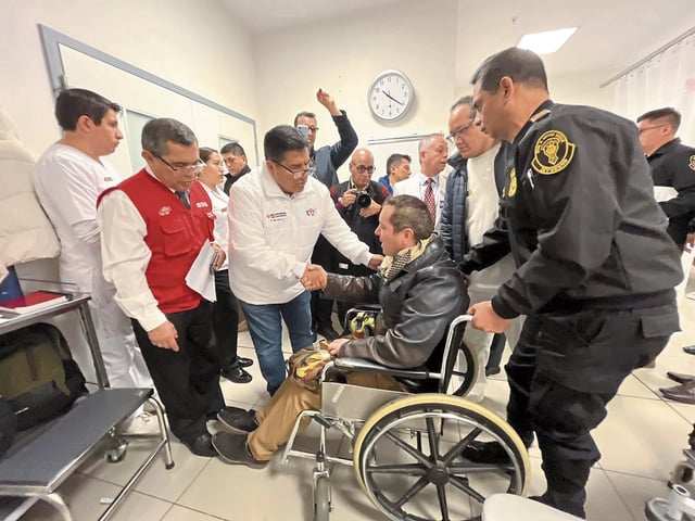 Agentes resultaron con lesiones, heridas y golpes por objetos contundentes. Uno de ellos será operado por fracturas en la cabeza.