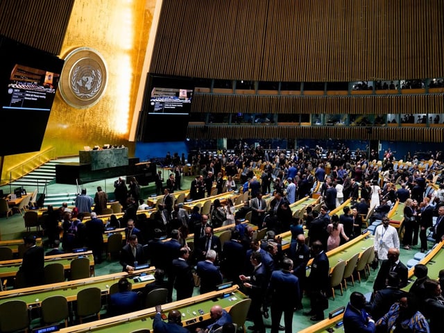 Attendees arrive for the United Nations General Assembly (UNGA) in New York, US, on Tuesday, Sept. 23, 2025. The United Nations General Assembly, which opens Tuesday, brings more than 150 world leaders and their entourages into Midtown - a convergence that has been compared to hosting the Super Bowl every day for a week, across an entire neighborhood. Photographer: David Dee Delgado/Bloomberg