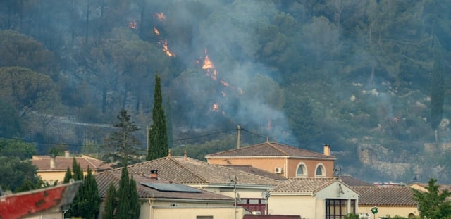 Un incendie proche des habitations à Bizanet, le 29 juin 2025