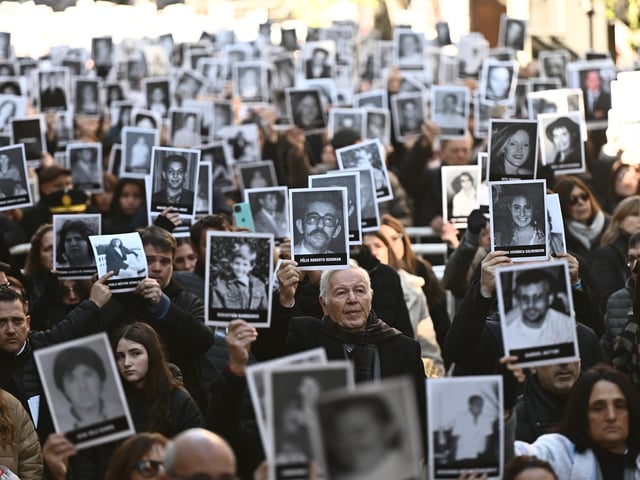 18.7.2025 . Se realiza esta mañana el acto central a 31 años del atentado la AMIA para renovar pedido de justicia y recordar las víctimas con presencia presidente Javier Milei en Ciudad Autónoma Buenos Aires Argentina. FOTO PEDRO LAZARO FERNANDEZ - FTP CLARIN PFZ_1926.JPG Z Invitado