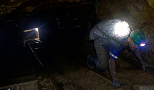 Derrumbe en mina de oro en Colombia: 25 trabajadores están con vida a 80 metros bajo tierra