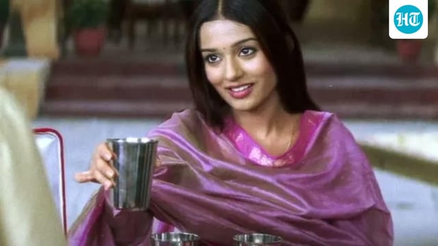 Amrita Rao in a still from Sooraj Barjatya's 2006 film Vivah, which also starred Shahid Kapoor. 