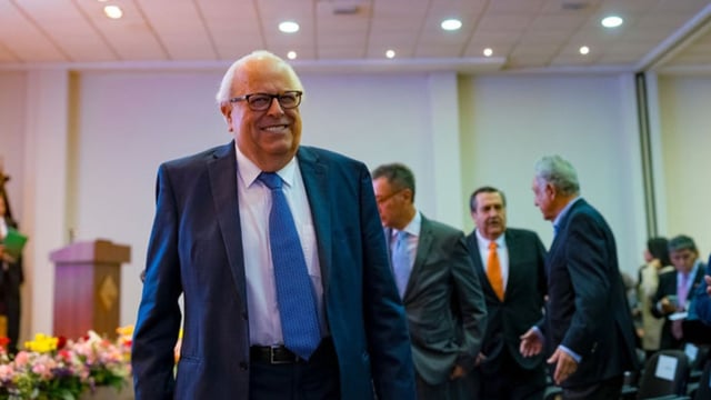 Velarde presentó, ante los congresistas, los resultados del último Reporte de Inflación en el que el BCR ha ajustado ligeramente al alza sus proyecciones de crecimiento para la economía peruana.