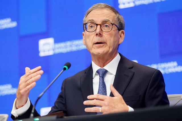 Bank of Canada Governor Tiff Macklem takes part in a press conference, after cutting key interest rate, in Ottawa, Ontario, Canada September 17, 2025. REUTERS/Blair Gable/File Photo