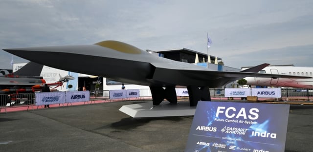 Maquette de l'avion de combat du futur du programme Scaf développé par la France, l'Allemagne et l'Espagne présenté au salon du Bourget près de Paris, le 18 juin 2023