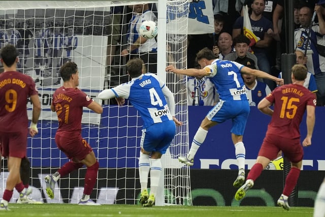 Puado marca de cabeza el gol que supuso el empate del Espanyol este martes ante el Valencia.