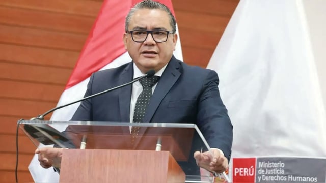 El grupo de congresistas considera que Santiváñez no es idóneo para seguir en el cargo.