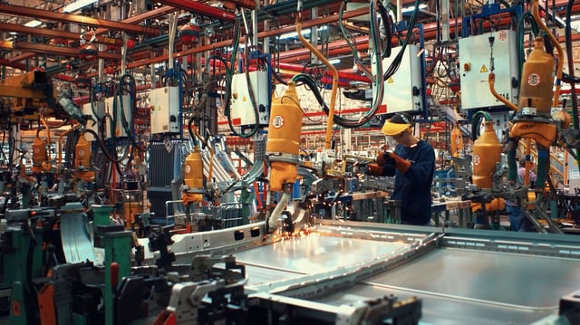 Centro industrial Juan Manuel Fangio, fábrica de Mercedes Benz en el país, comenzará a producir la Sprinter en versión automática a partir de 2026