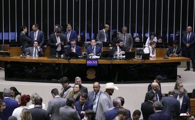 Câmara aprovou PEC da Blindagem, que aumenta a proteção de deputados contra processos e prisões, na terça-feira, 26.
