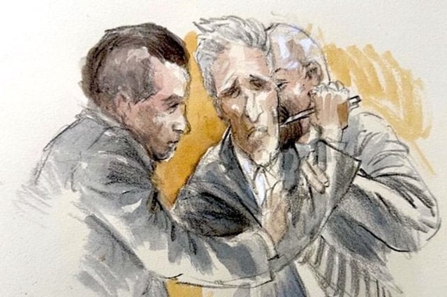 Un dibujo realizado durante el juicio a Ryan Routh, culpable de intentar asesinar a Donald Trump en Florida en 2024, cuando intentó apuñalarse con un bolígrafo tras la lectura de su veredicto, el 23 de septiembre de 2025. (Lothar Speer)