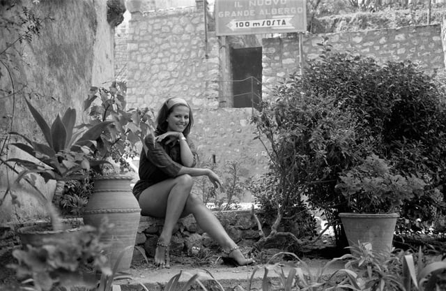 En images : Claudia, une actrice Cardinale