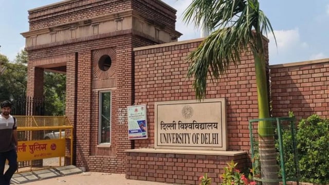 DU Mop-Up Admissions Begin; Only 73 BA Honours Seats Filled on Day One