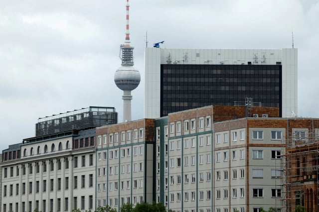 Der Bundesgerichtshof verhandelt über ein besonders drängendes Thema: die Folgen des Wohnungsmangels. Es geht um einen Berliner Mieter, der die Wohnung untervermietete - und damit 500 Euro monatlich einnahm.