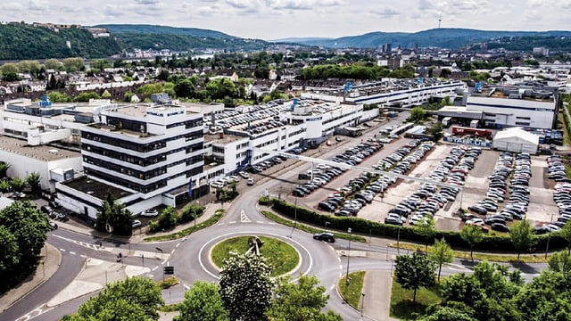 Sparhammer bei einem deutschen Autozulieferer mit Tausenden Mitarbeitern.