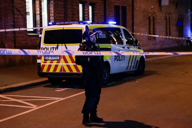 Nach einer Explosion auf einer Straße mitten in Oslo ist ein Verdächtiger festgenommen worden.