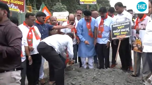  BJP MLA K. Gopalaiah and other leaders of the party stage a protest in front of Kanteerava Studios in Bengaluru.