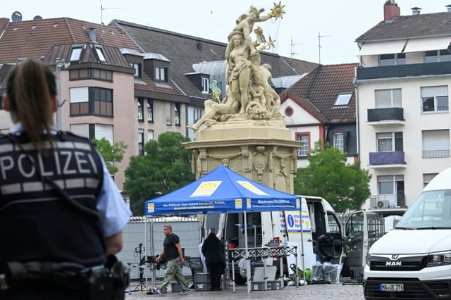 Das Urteil um den tödlichen Messerangriff auf den Polizisten Rouven L. in Mannheim ist rechtskräftig. Es seien innerhalb der einwöchigen Frist für die Revision keine Rechtsmittel eingelegt worden, teilte das Oberlandesgericht Stuttgart mit.