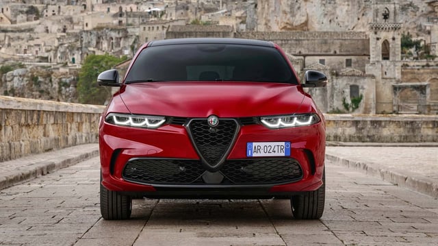 Schon wieder mangelnde Nachfrage: Stellantis stoppt Produktion mehrerer Modelle:  Alfa Romeo Tonale, Wirtschaft