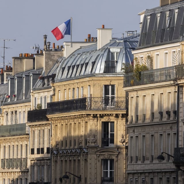 Des immeubles dans le centre de Paris, le 16 février 2025.