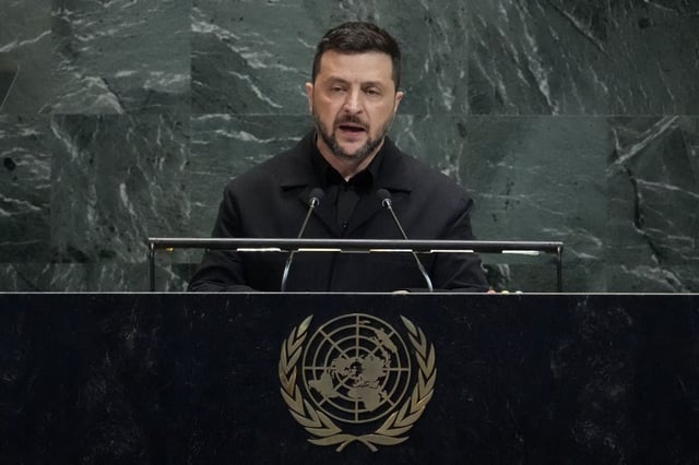 El presidente de Ucrania, Volodymyr Zelensky, habla durante el Debate General de la Asamblea General de las Naciones Unidas. Foto: ANGELA WEISS / AFP