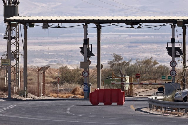 A picture taken on September 24, 2025, shows an Israeli army inspection point on the road leading to the King Hussein (Allenby) bridge, the main border crossing between the Israel-occupied West Bank and Jordan. Palestinian and Jordanian authorities said Israel was indefinitely closing the only crossing between the Israeli-occupied West Bank and Jordan from September 24. (Photo by Zain JAAFAR / AFP) (Photo by ZAIN JAAFAR/AFP via Getty Images)          