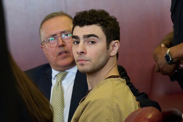 Luigi Mangione appears in Manhattan Supreme Court for a hearing in the murder case filed against him for killing UHC Brian Thompson, Sept. 16, 2025. (Curtis Means / Pool)